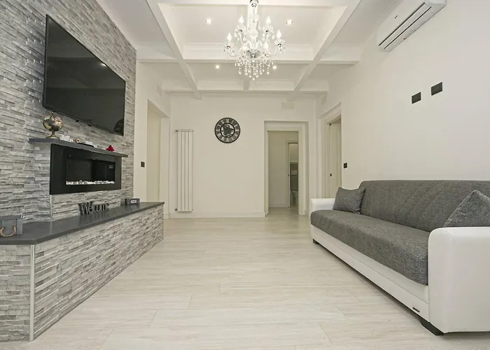 Joivy Stylish 3-Bed Flat Near The Genoa Aquarium